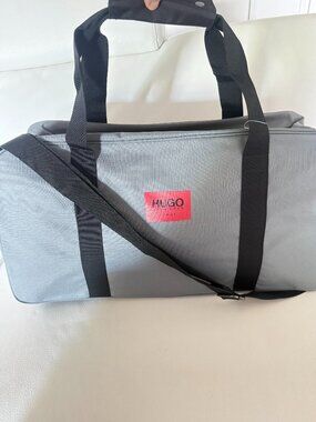 NEW HUGO BOSS PARFUMS GRAY DUFFLE BAG TRAVEL GYM WEEKENDER UNISEX